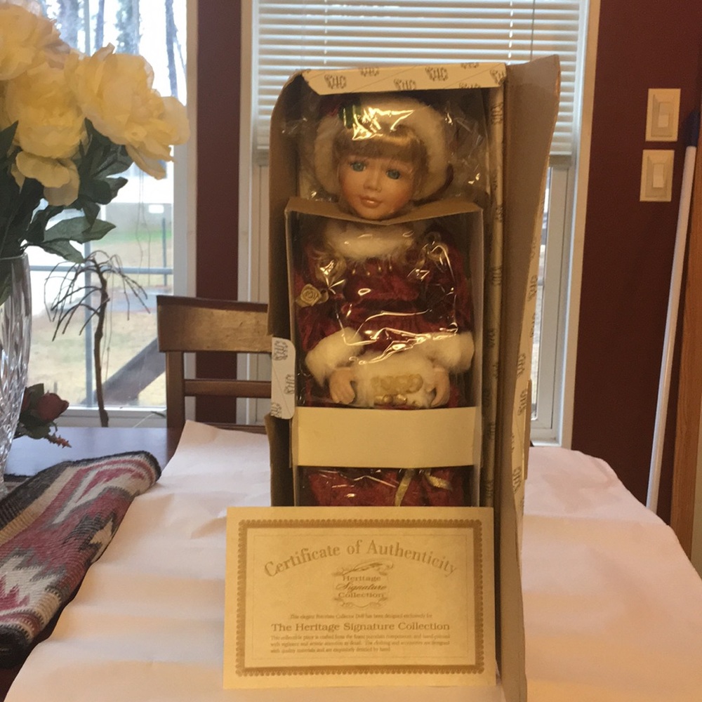 1999 Heritage Signature Christmas Doll